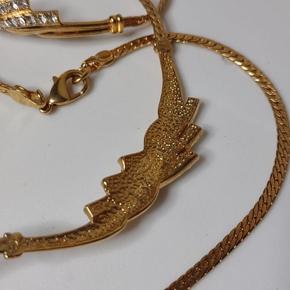 Pretty Avon Gold Tone Bracelet And Necklace Set - Picture 4 of 8